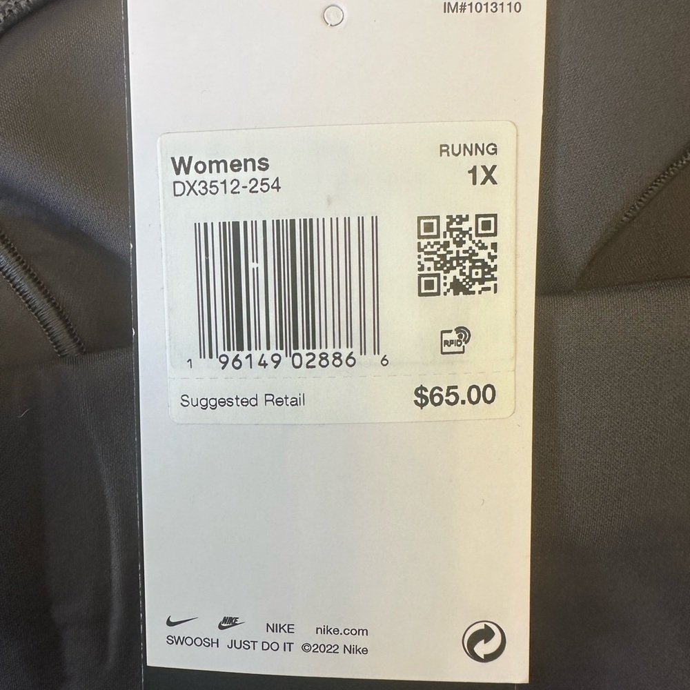 Nike Go Firm Support 8” High Rise InfinaLock Running Bike Pockets  Shorts NEW - Picture 3 of 4